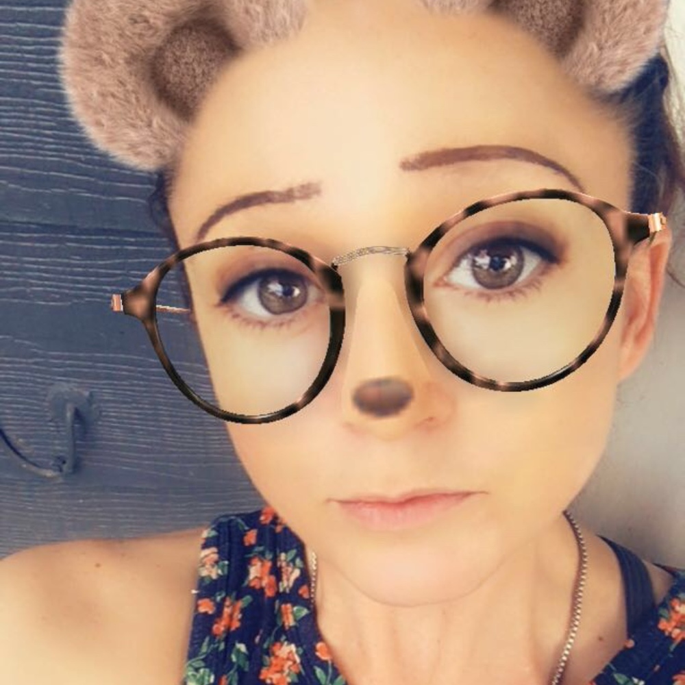 Meet your Posher, Clara